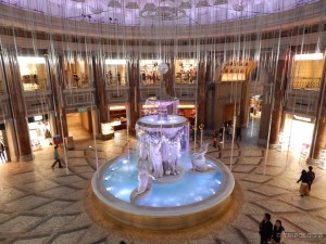 Tokyo, Palette Town - shoping centar uređen u stilu Europe 18.stoljeća Tokyo, Palette Town - shoping centar uređen u stilu Europe 18.stoljeća