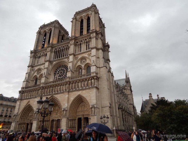 Notre-Dame, izgradnja je počela u 12.stoljeću a trajala je punih 170 godina