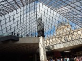 Louvre, piramida iznutra