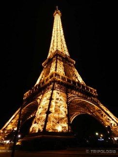 Eiffelov toranj noću