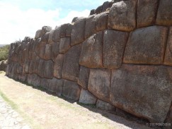 Saqsayhuaman - goleme zidine